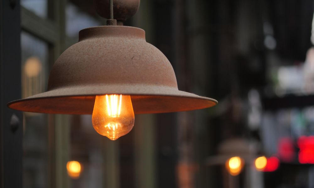 Welke verlichting is het beste boven je eettafel? Tips voor sfeer en functionaliteit