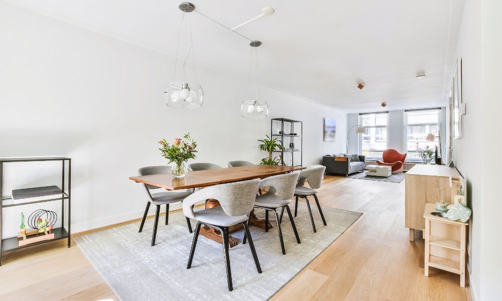 Verlichting boven de eettafel: hoogte, stijl en lichtsoorten