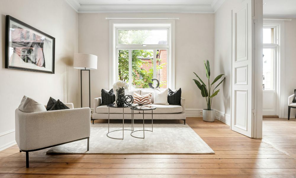 
Smalle woonkamer inrichten: slimme indelingen en stylingtips voor meer ruimte