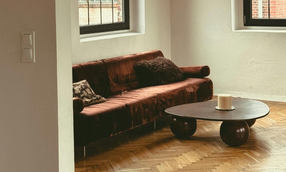 Velvet meubels schoonmaken: zo houd je fluweel mooi en vlekvrij